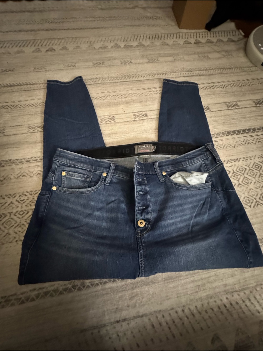 Like new Torrid button fly bombshell skinny 20s